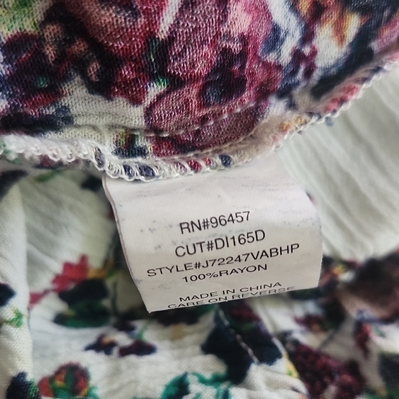 LUQ Floral Tie-Front Blouse – Size Medium, 100% Rayon - Picture 10 of 10